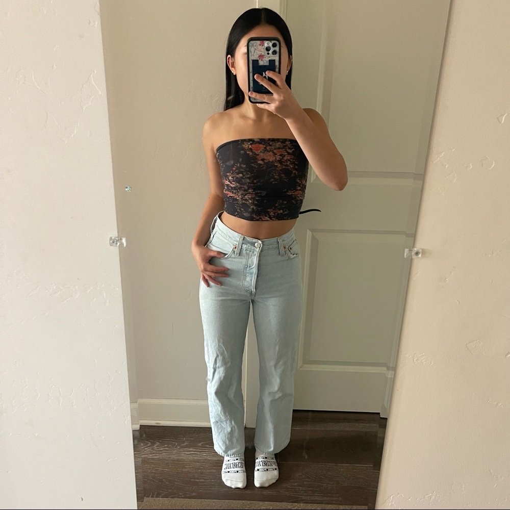 Levi’s Light Wash Ribcage Straight Ankle Jeans